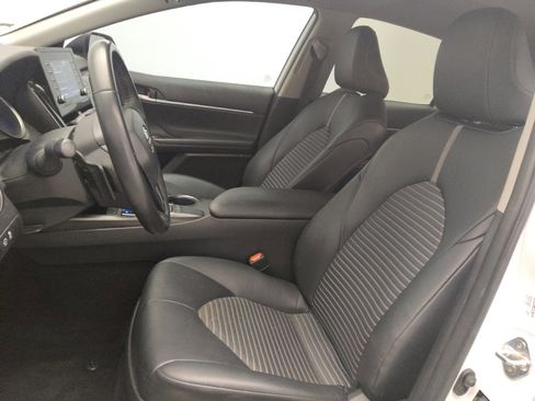 Used 2023 Toyota Camry SE image 17
