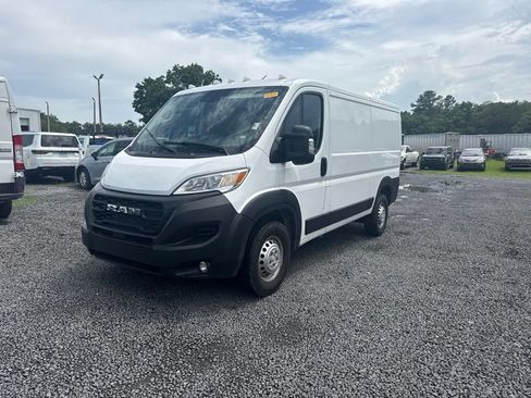 Used 2025 RAM ProMaster 2500 w/ Convenience Group FWD image 1