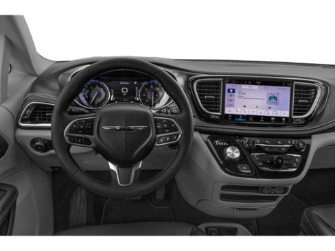 Used 2023 Chrysler Pacifica Touring-L FWD image 10