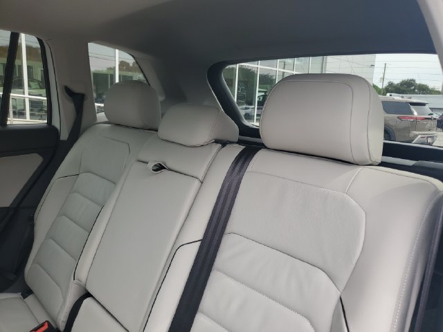Used 2018 Volkswagen Tiguan SEL Premium AWD/4WD image 32