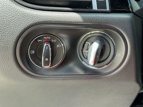 Certified 2023 Porsche Macan image 34