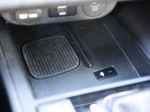 Used 2025 Hyundai Elantra SEL image 29