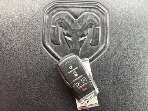 Used 2020 RAM 1500 Laramie image 29