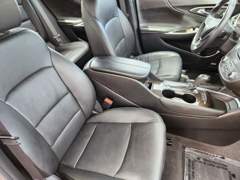 Used 2019 Chevrolet Malibu Premier w/ Sun and Wheel Package FWD image 20