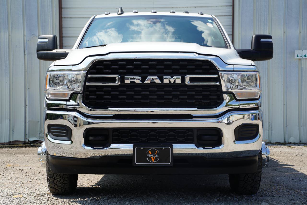 Used 2024 RAM 3500 SLT w/ Quick Order Package 2YG SLT AWD/4WD image 3