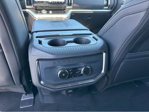 New 2026 Ford Expedition Platinum w/ Stealth Appearance Package AWD/4WD image 24
