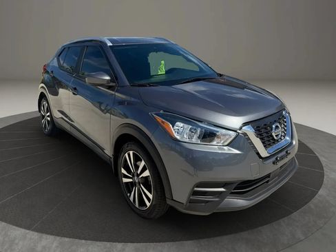 Used 2020 Nissan Kicks SV FWD image 1