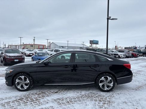 Used 2018 Honda Accord EX image 8