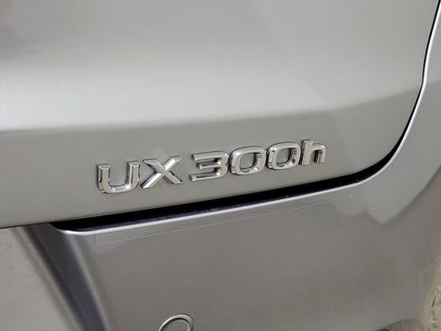 Used 2025 Lexus UX 300h FWD w/ Accessory Package (Z2) image 9