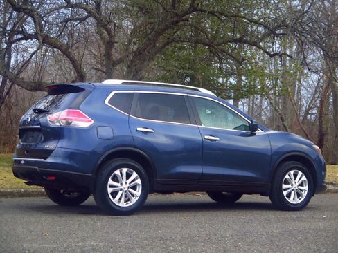 Used 2016 Nissan Rogue SV w/ SV Premium Package image 15