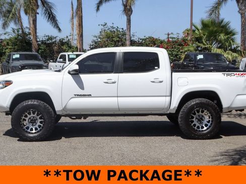 Used 2017 Toyota Tacoma TRD Sport w/ Tow Package (A/T) AWD/4WD image 5