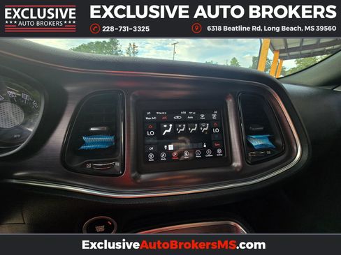 Used 2018 Dodge Challenger SXT w/ Blacktop Package image 18