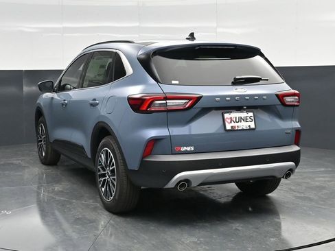 New 2026 Ford Escape SE FWD image 11