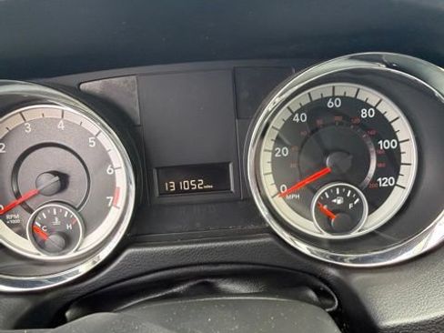 Used 2014 Dodge Grand Caravan SXT FWD image 16