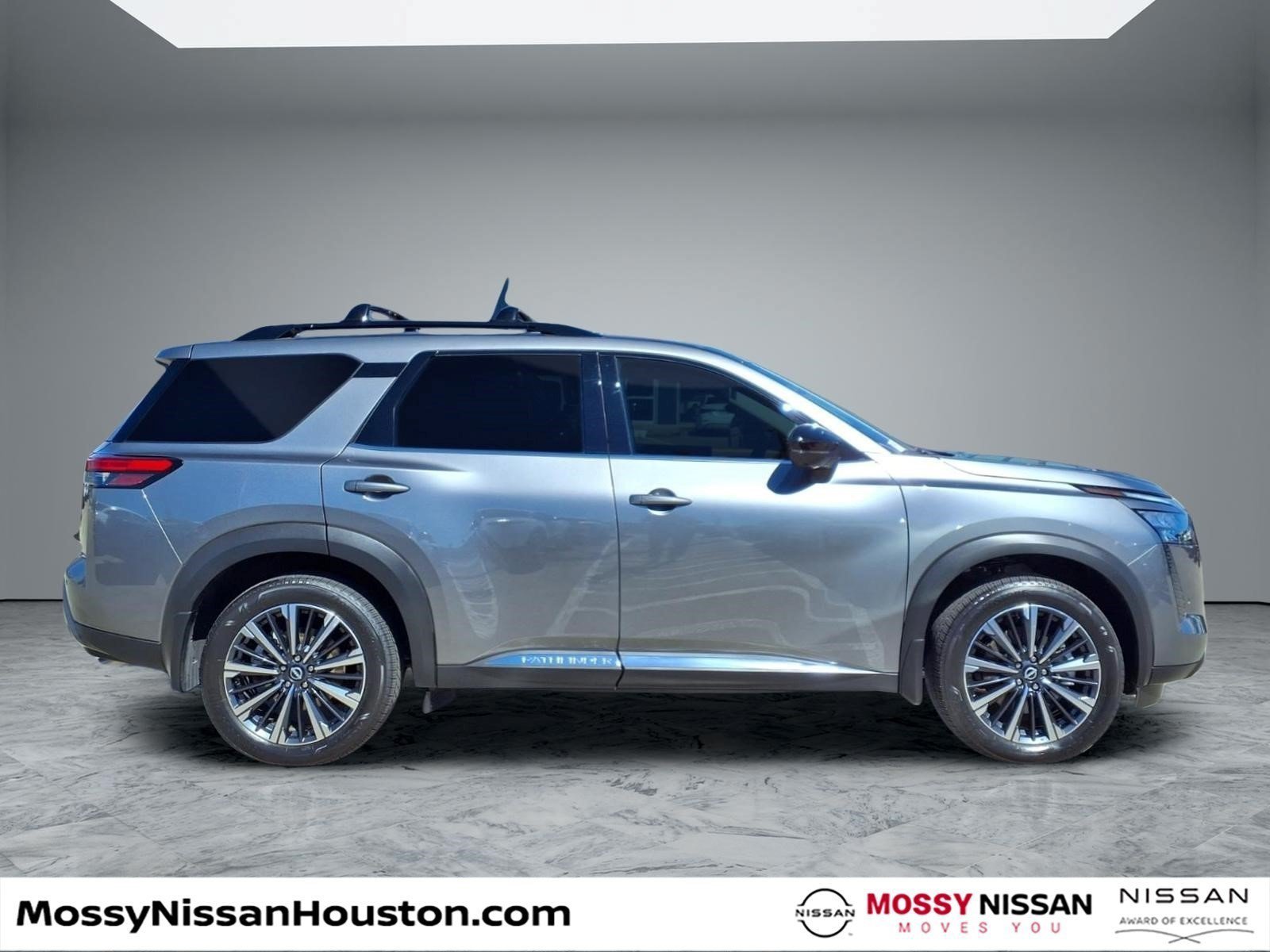 Used 2026 Nissan Pathfinder Platinum AWD/4WD image 8