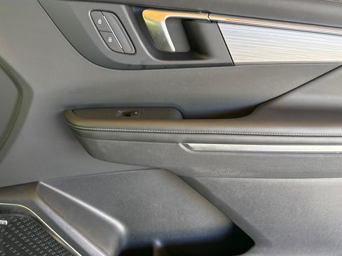 Used 2025 Buick Enclave Preferred FWD image 23