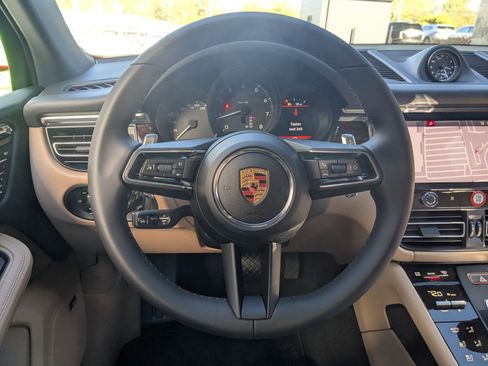 New 2026 Porsche Macan image 15