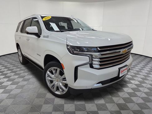 Used 2024 Chevrolet Tahoe High Country AWD/4WD image 3