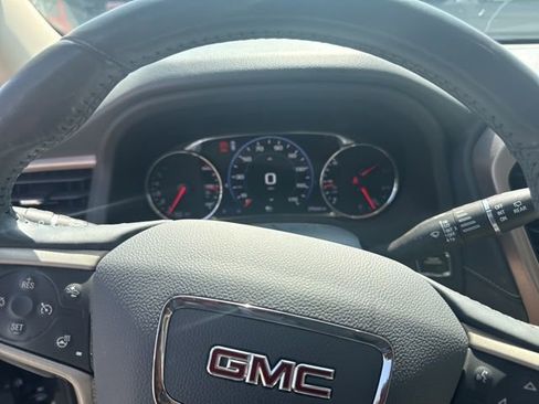 Used 2021 GMC Acadia Denali w/ Denali Ultimate Package image 7