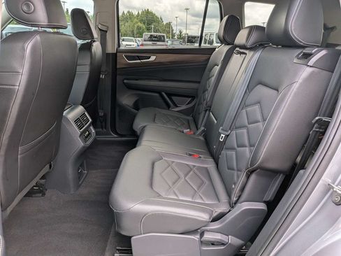 Used 2024 Volkswagen Atlas SE FWD image 14