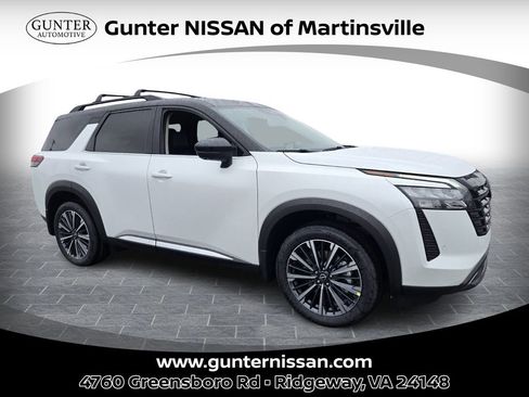 New 2026 Nissan Pathfinder Platinum image 1