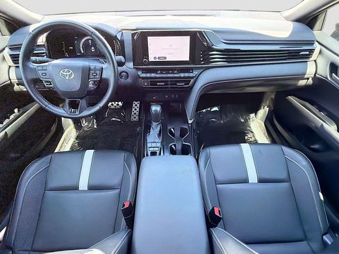 Used 2025 Toyota Camry SE FWD image 14