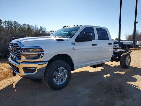 New 2026 RAM 3500 Tradesman w/ Chrome Appearance Group A AWD/4WD image 3
