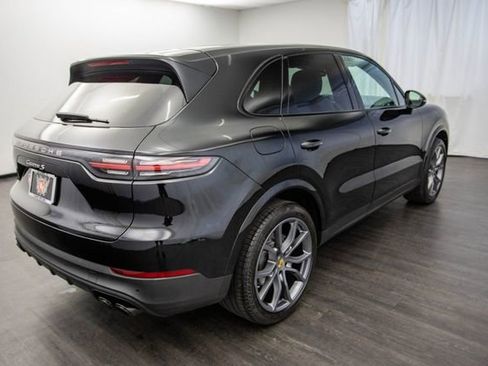 Used 2019 Porsche Cayenne S w/ Premium Plus Package image 10