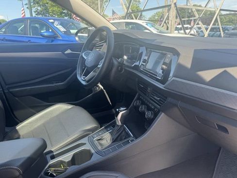 Used 2023 Volkswagen Jetta SE w/ Panoramic Sunroof Package FWD image 29