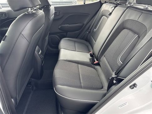 New 2025 Hyundai Venue Limited image 12