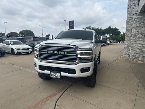 Used 2024 RAM 2500 Laramie AWD/4WD image 2