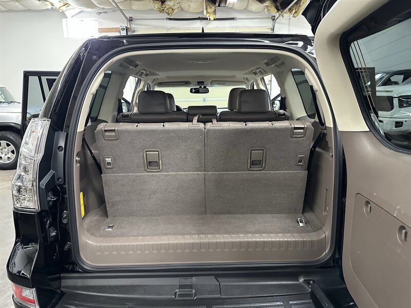 Used 2014 Lexus GX 460 w/ Premium Package AWD/4WD image 15