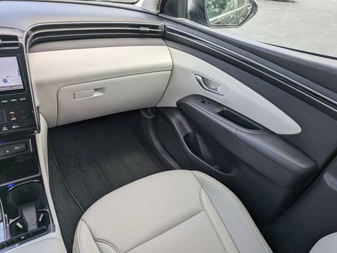 Certified 2024 Hyundai Tucson SEL w/ Convenience Package FWD image 18