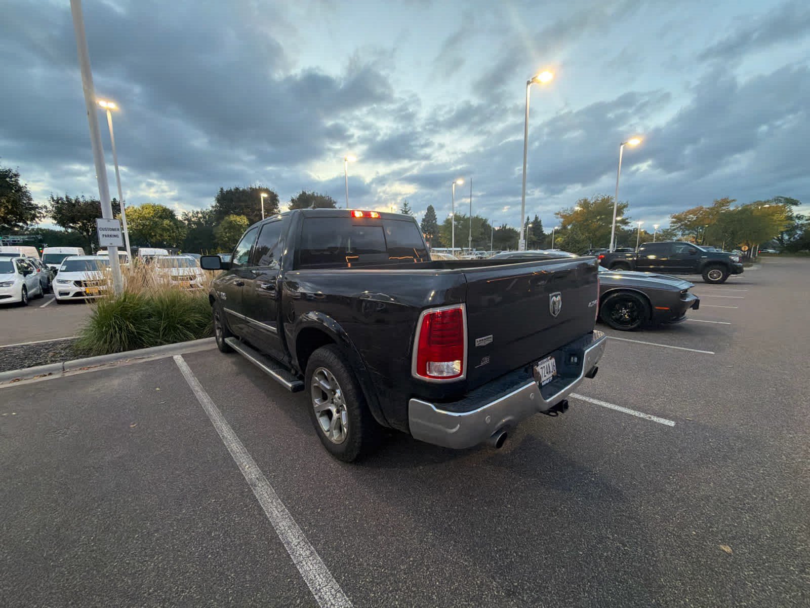 Used 2018 RAM 1500 Laramie w/ Convenience Group AWD/4WD image 2