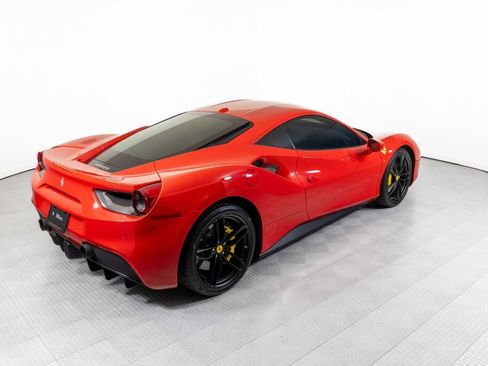 Used 2017 Ferrari 488 GTB RWD image 2