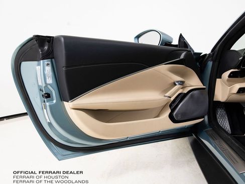 Used 2024 Ferrari Roma Spider RWD image 22