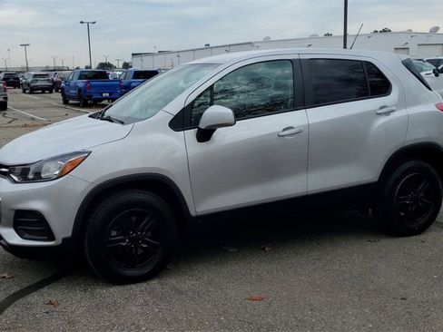 Used 2021 Chevrolet Trax LS w/ Tint and Cruise Package image 4