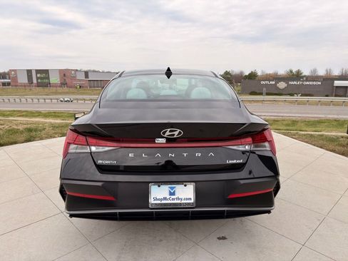 Used 2025 Hyundai Elantra Limited w/ Cargo Package FWD image 4