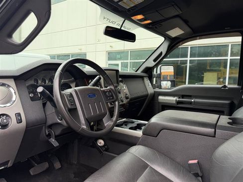 Used 2014 Ford F250 Lariat w/ Chrome Package AWD/4WD image 29