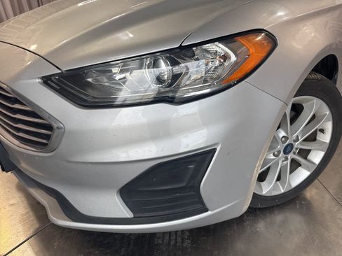 Used 2019 Ford Fusion SE image 9