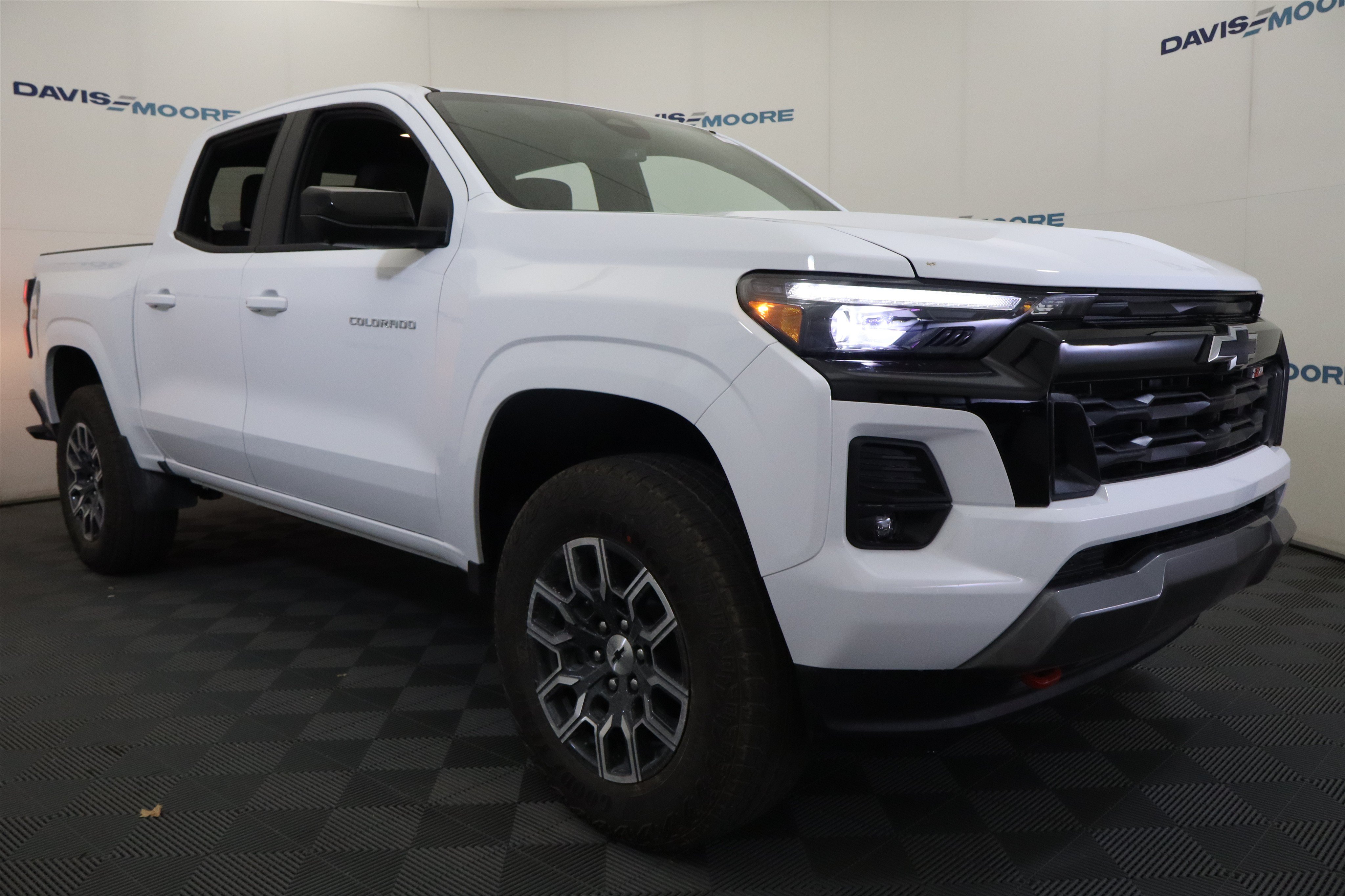 New 2026 Chevrolet Colorado Z71 w/ Technology Package AWD/4WD image 3
