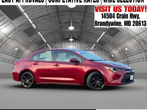 Used 2024 Toyota Corolla LE FWD image 1