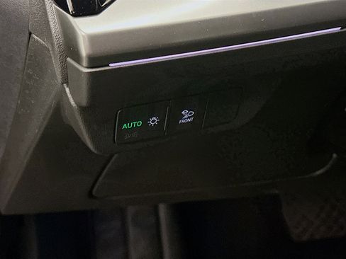 Used 2022 Audi Q4 e-tron Prestige image 17