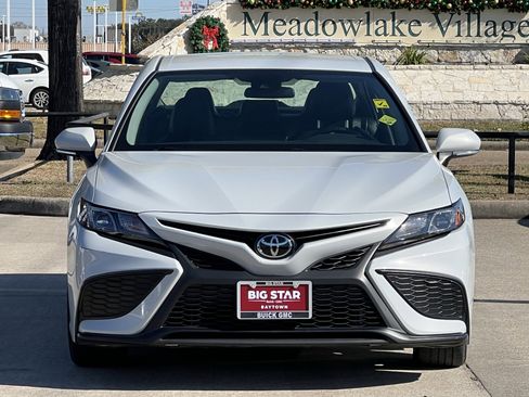 Used 2024 Toyota Camry SE image 6