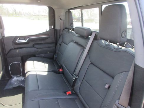 New 2026 GMC Sierra 1500 SLT image 13