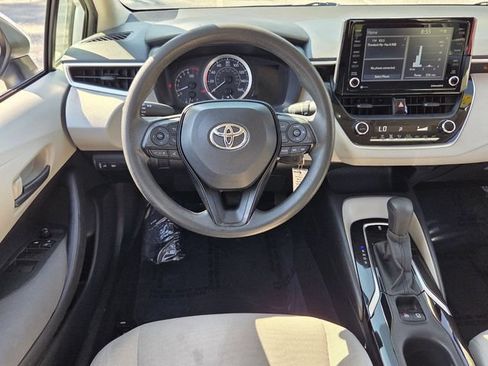 Used 2022 Toyota Corolla LE FWD image 11