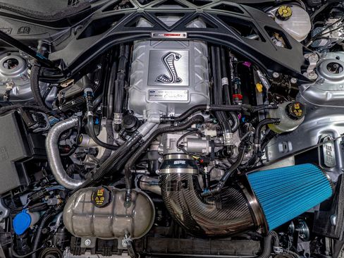 Used 2022 Ford Mustang Shelby GT500 w/ Carbon Fiber Track Pack image 25