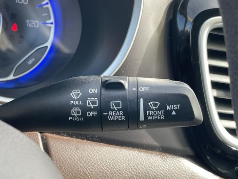 Used 2018 Chrysler Pacifica Touring Plus FWD image 17