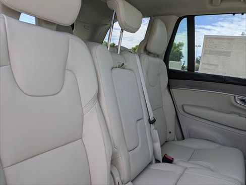 New 2026 Volvo XC90 T8 Ultra w/ Protection Package Premier AWD/4WD image 12