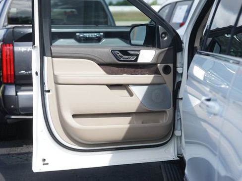 Used 2024 Lincoln Navigator L Reserve AWD/4WD image 33